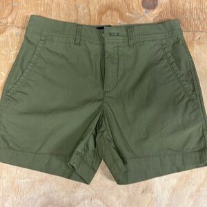 NWOT Banana Republic - olive green 5” shorts